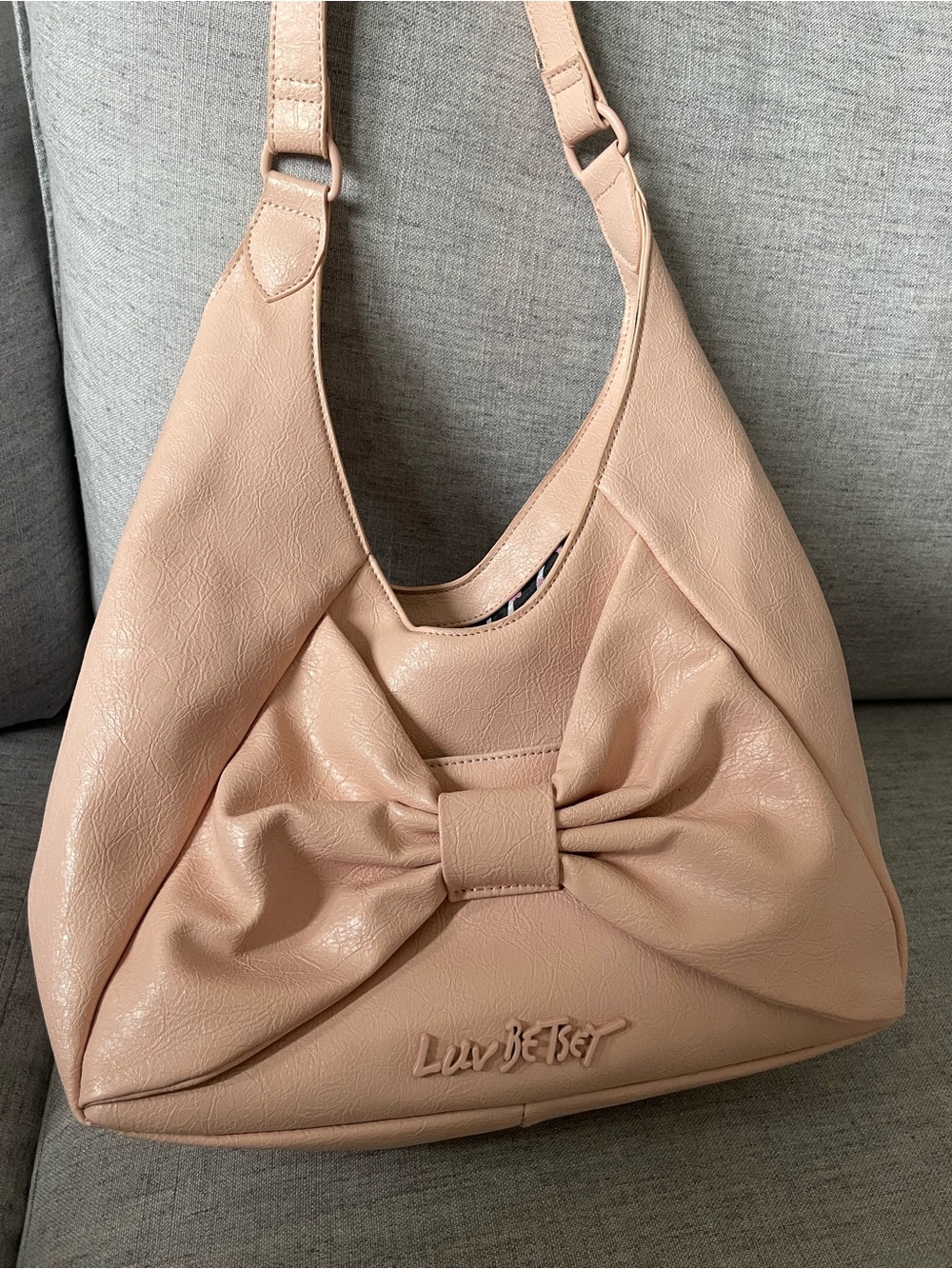 Betsey Johnson Luv Betsey bow-accented hobo shoulder bag - light pink